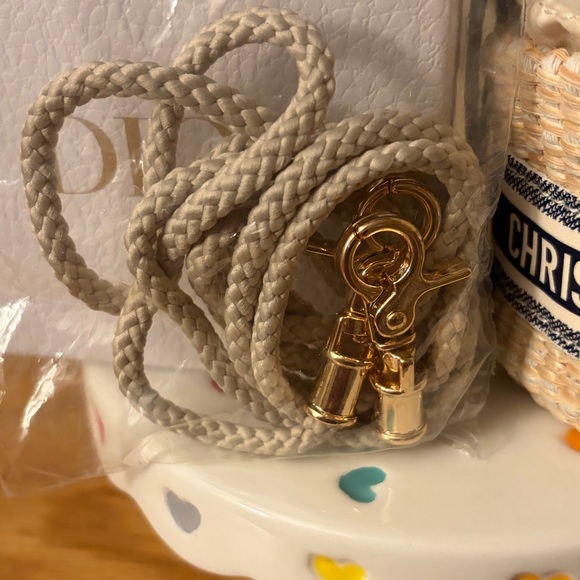 Dior Beauty Drawstring “Mini” Pouch New - Picture 5 of 10